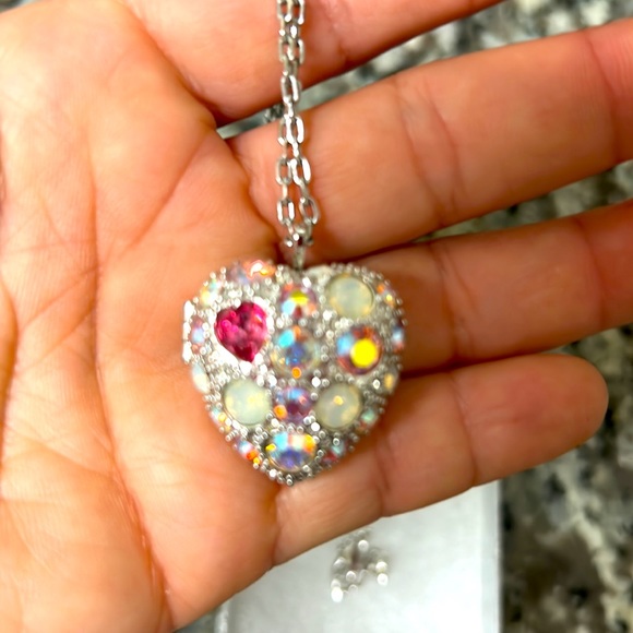 SWAROVSKI crystal Locket  New in box, never worn. - Picture 2 of 8